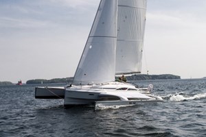 Dragonfly 28 Touring sistership