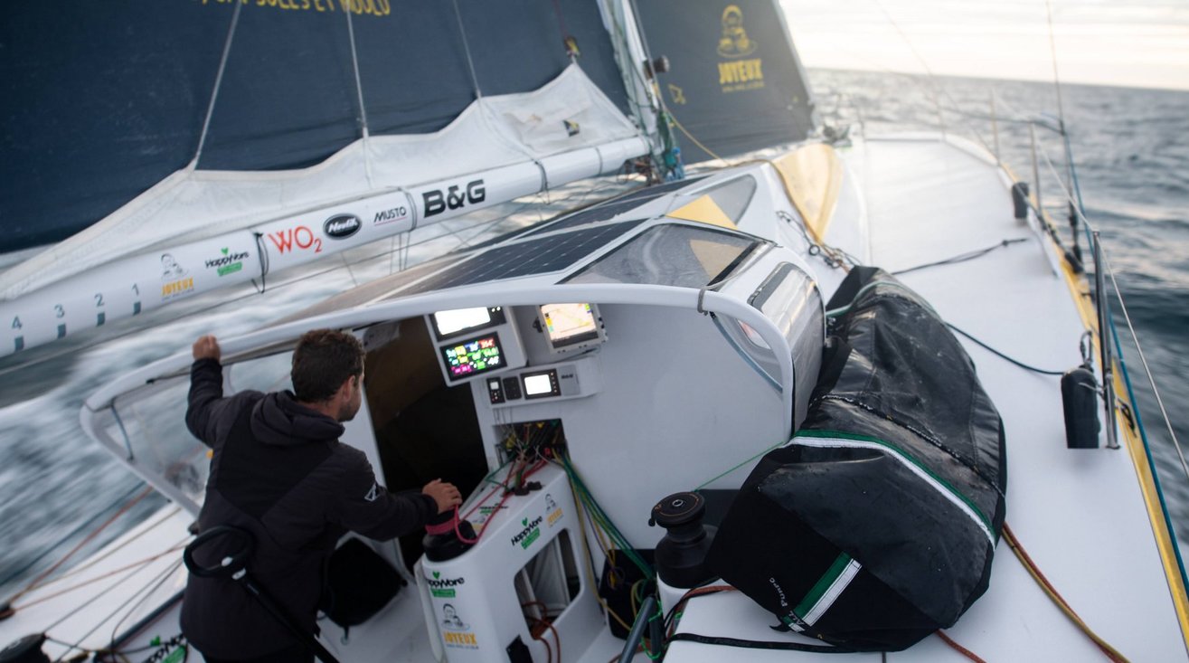 A competitive Class 40 racing yacht for sale. A high performance VPLP Clak 40 design capable of competing with modern scow bows. Built by Multiplast in 2021 she has a a detailed inventory with a new Z Spars carbon mast and new engine. Meticulously maintained and ready to race 2026 Route de Rhum.  