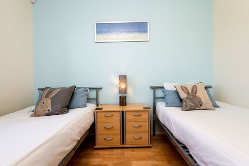 Seagulls Log Cabin
All beds are made, ready for your arrival