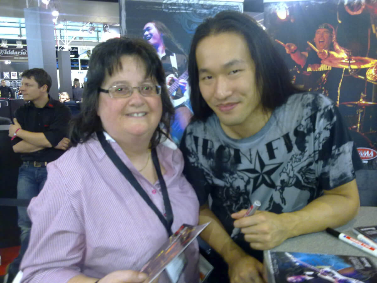 Wendy meets Herman Li from Dragonforce in Frankfurt. 